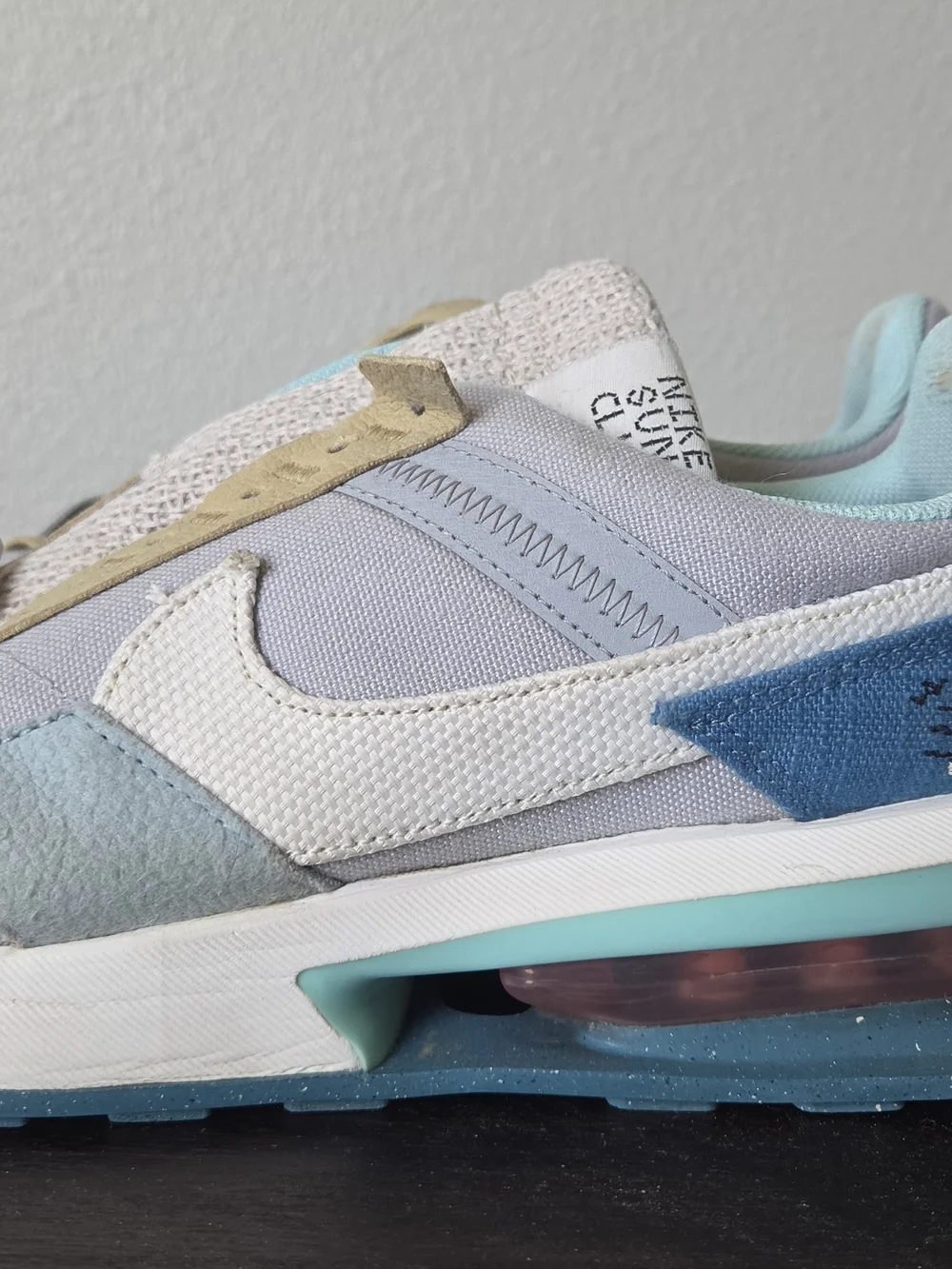 Nike Air Max Pre-Day SE WOLF GREY RIFT BLUE WHEAT GRASS
